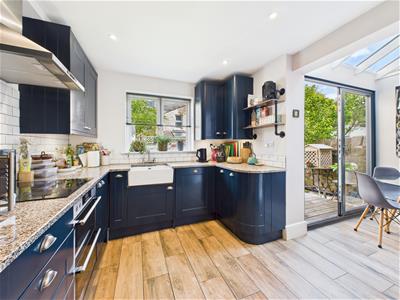 Kitchen & Breakfast Room